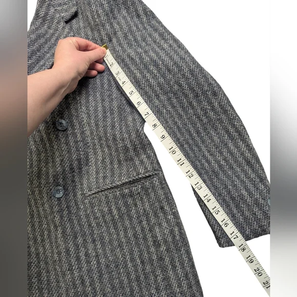 Vintage 100% Wool Herringbone Double Breasted Blazer Made in Canada - Picture 6 of 10